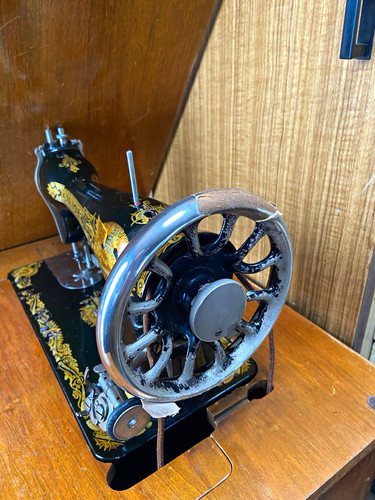 Singer model treadle - singer,