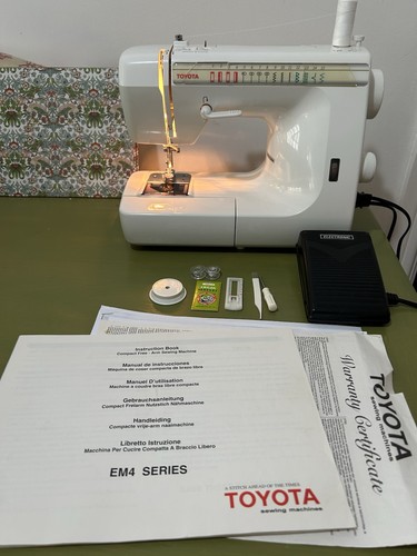 Toyota sewing machine em45 - sewing,
