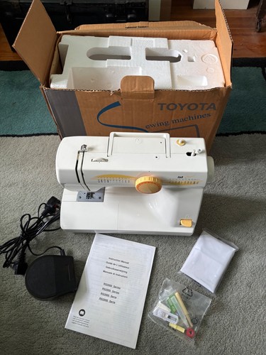 Toyota sewing machine 2000 - rs,