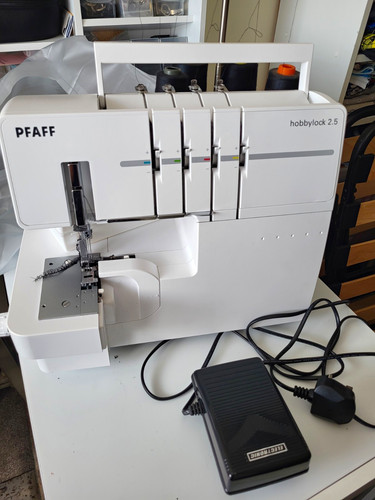 Pfaff hobbylock electric - 2.5,