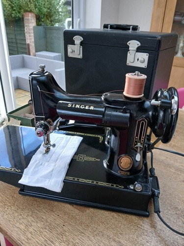 Vintage singer sewing machine - vintage,